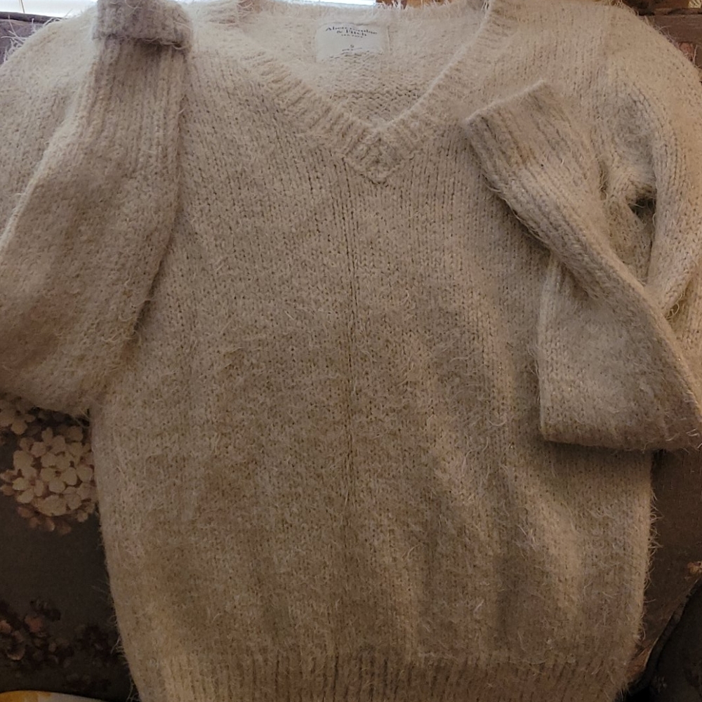 V kneck sweater